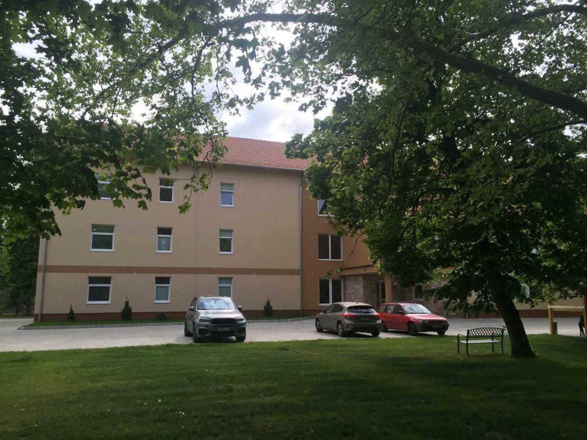 Smart Rooms Szekesfehervar Exterior photo