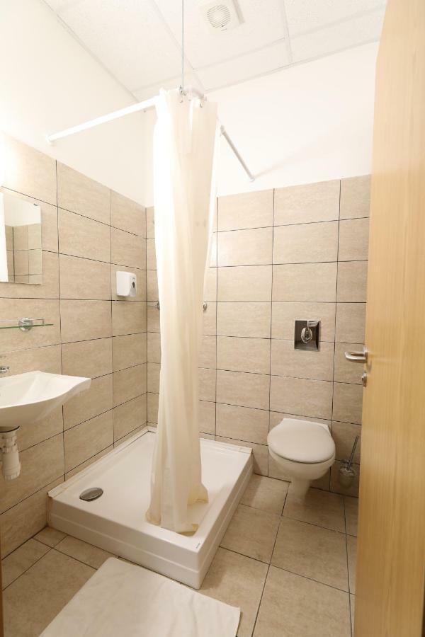 Smart Rooms Szekesfehervar Exterior photo